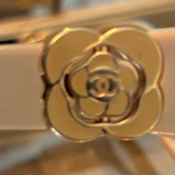 Authentic Chanel Elegant Beige and Black Camellia Accent Reading Glasses - Picture 2 of 8